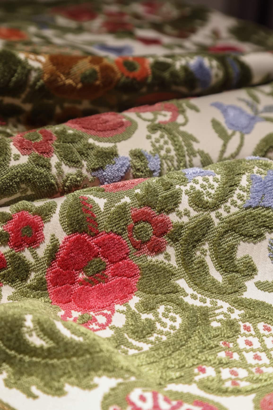 JBL Jacquard Fluweel Maatwerk Kleurrijk Bloemen Gratis monster Cut-Pile Stof Luxe Huishoudtextiel voor Bank